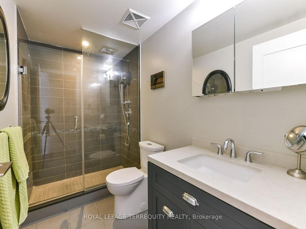 









25


Malcolm

Road, 501,
Toronto,




ON
M4G 0C1

