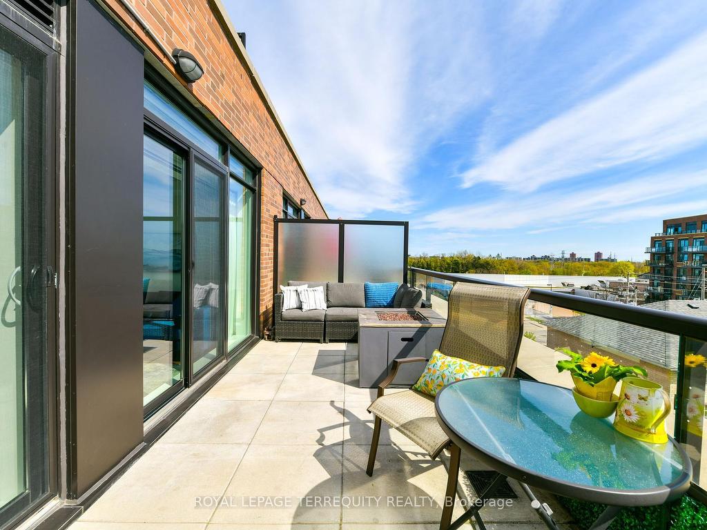 









25


Malcolm

Road, 501,
Toronto,




ON
M4G 0C1

