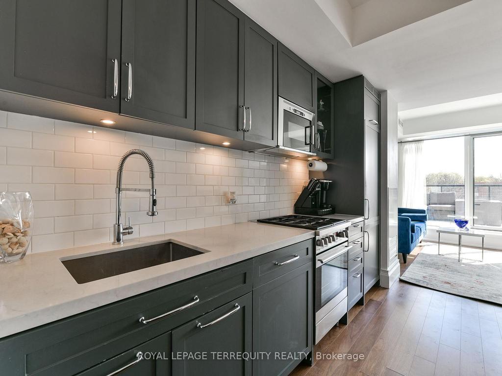 









25


Malcolm

Road, 501,
Toronto,




ON
M4G 0C1

