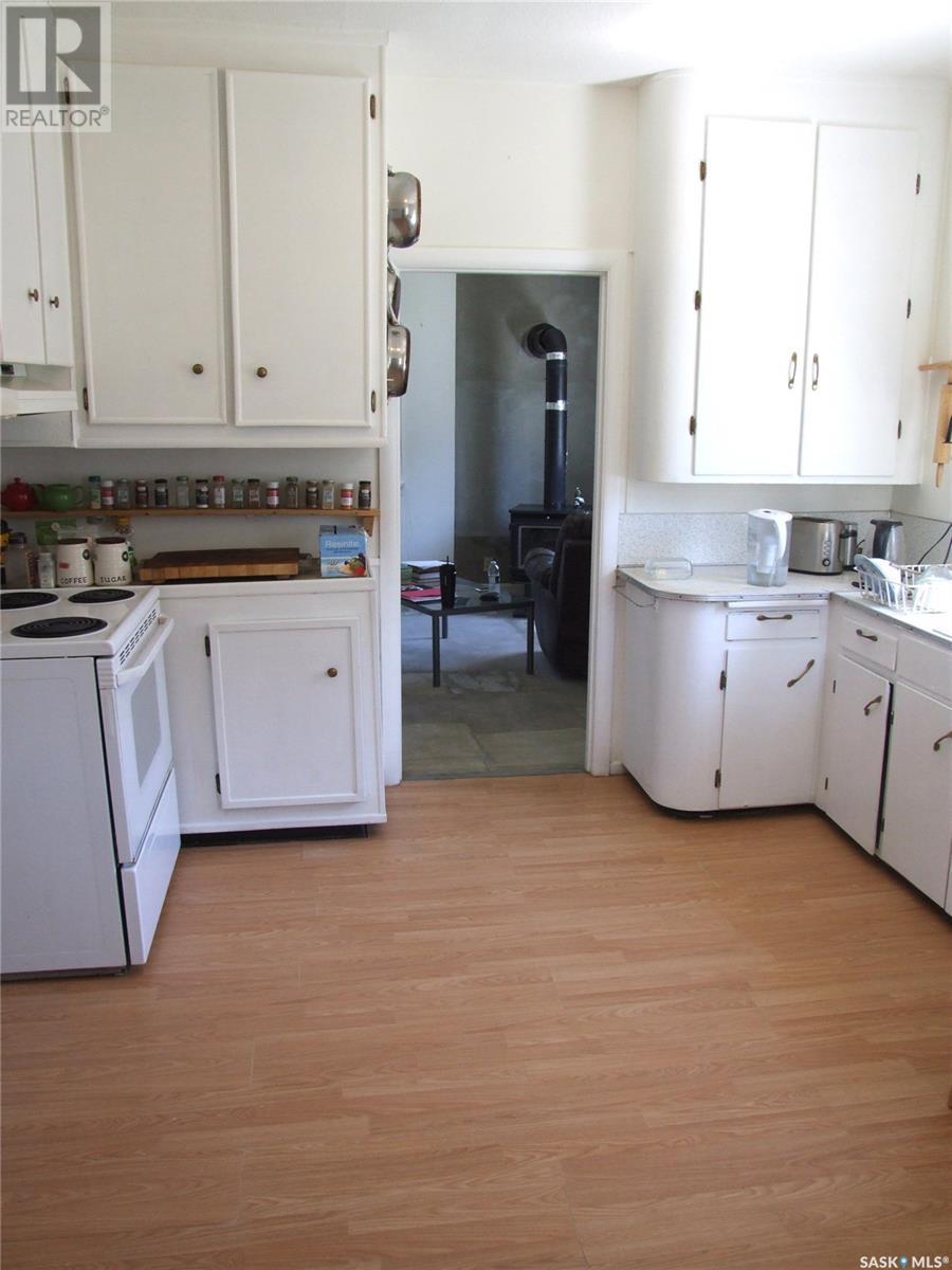 












150 2nd STREET E

,
Fox Valley,




Saskatchewan
S0N0V0

