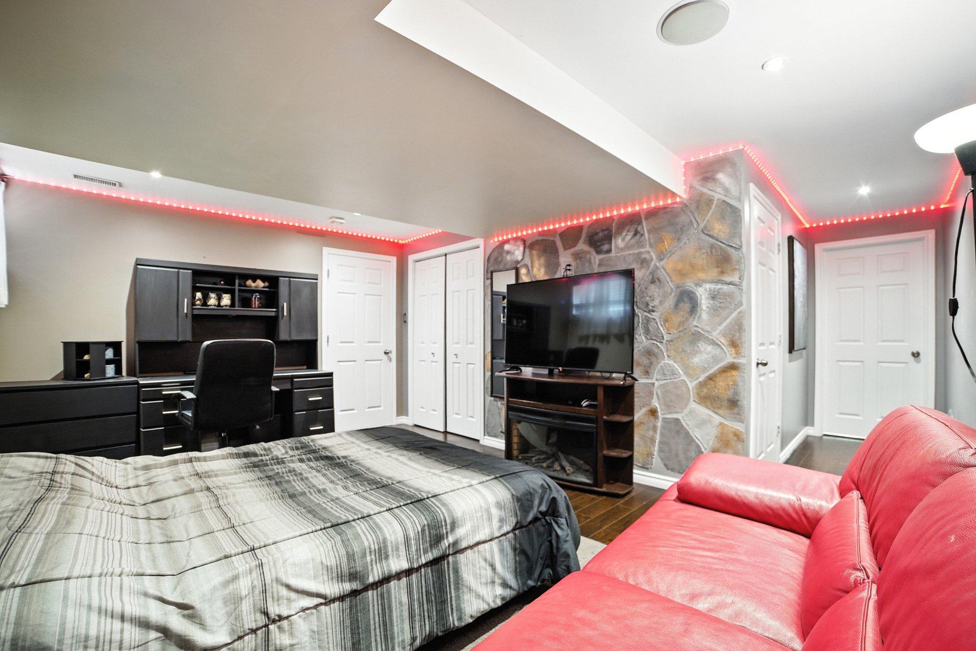 









88


Imp. des Vents

,
Gatineau (Gatineau),




QC
J8R4A8

