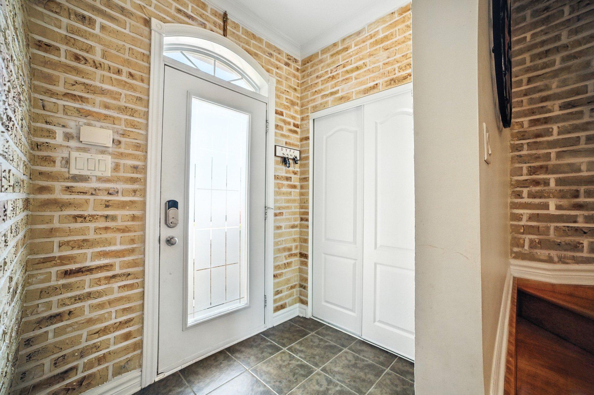 









88


Imp. des Vents

,
Gatineau (Gatineau),




QC
J8R4A8

