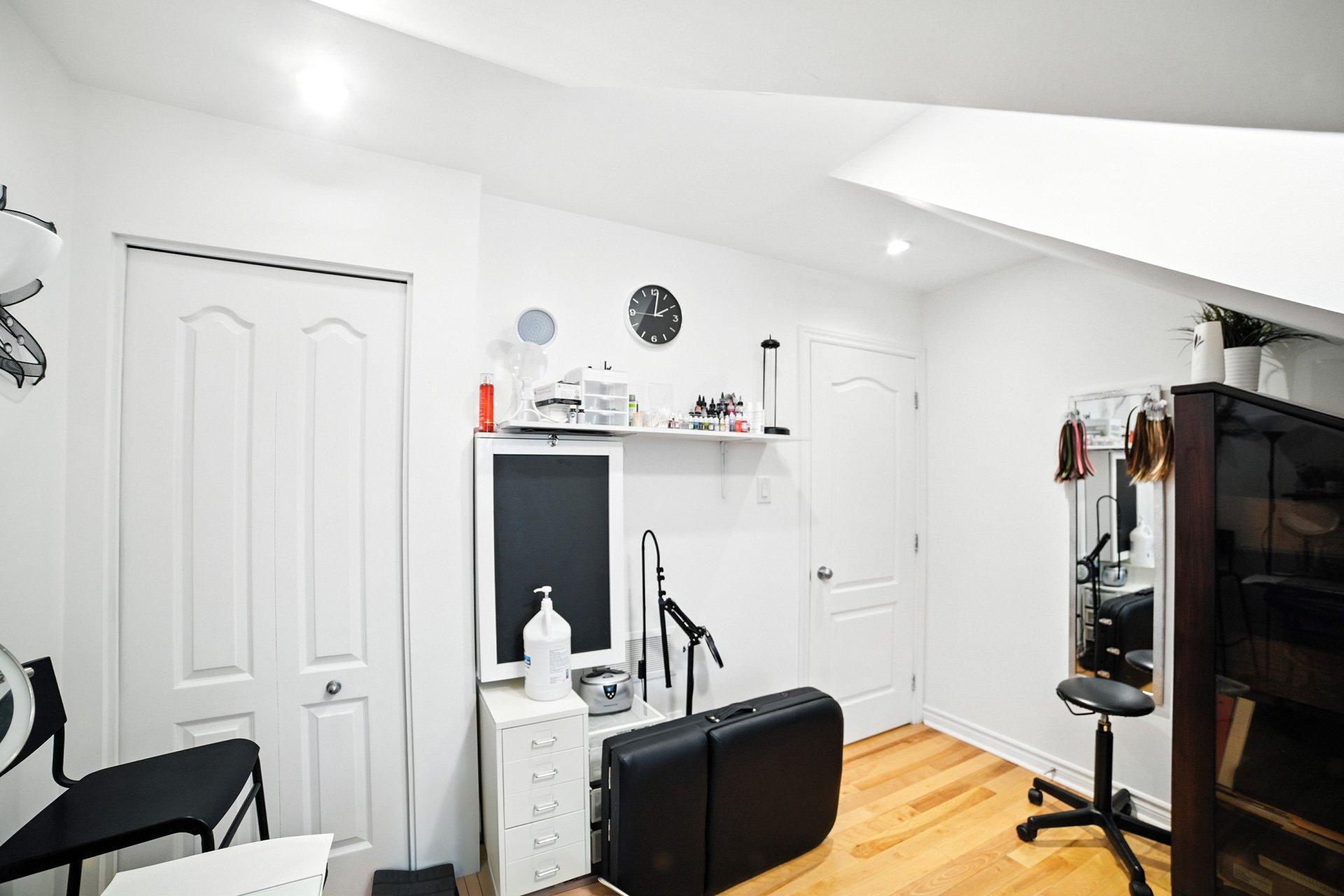 









88


Imp. des Vents

,
Gatineau (Gatineau),




QC
J8R4A8

