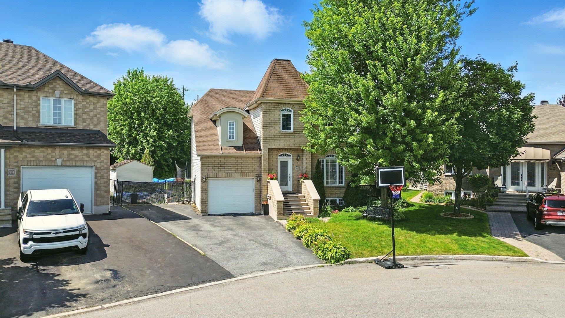 









88


Imp. des Vents

,
Gatineau (Gatineau),




QC
J8R4A8

