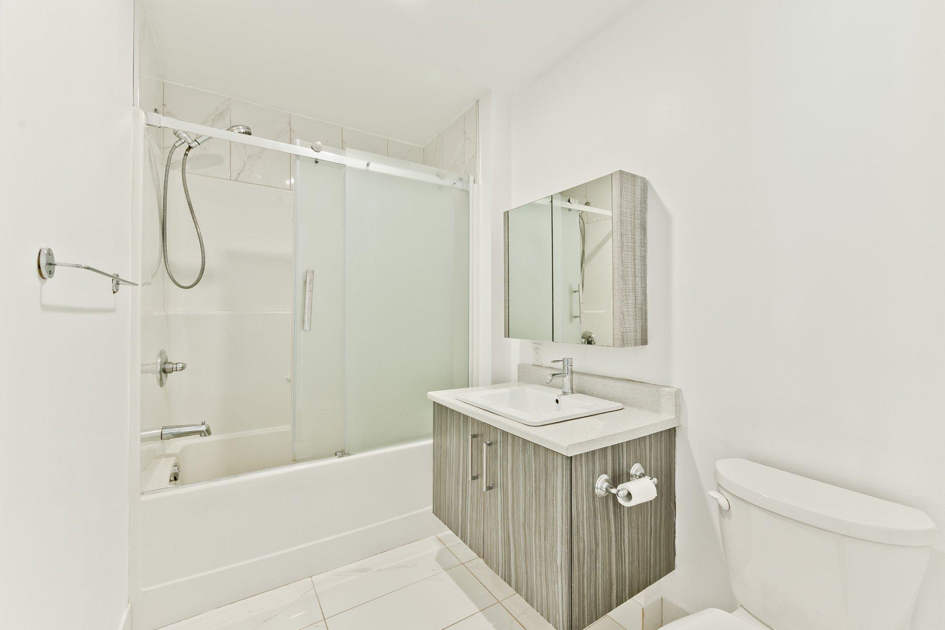









3810


Rue Émile-Chartier

,
Sherbrooke (Les Nations),




QC
J1L0H7

