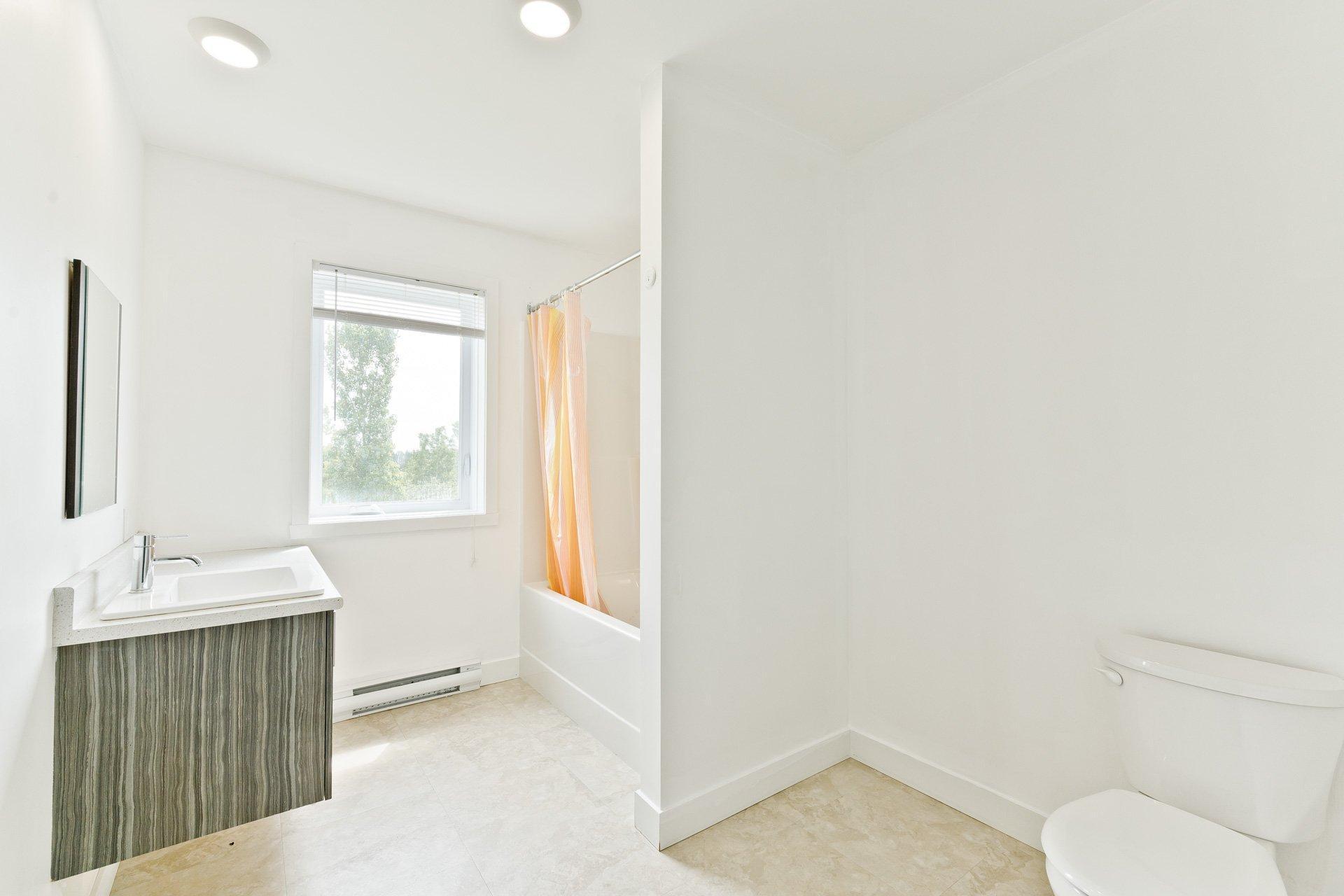 









3810


Rue Émile-Chartier

,
Sherbrooke (Les Nations),




QC
J1L0H7

