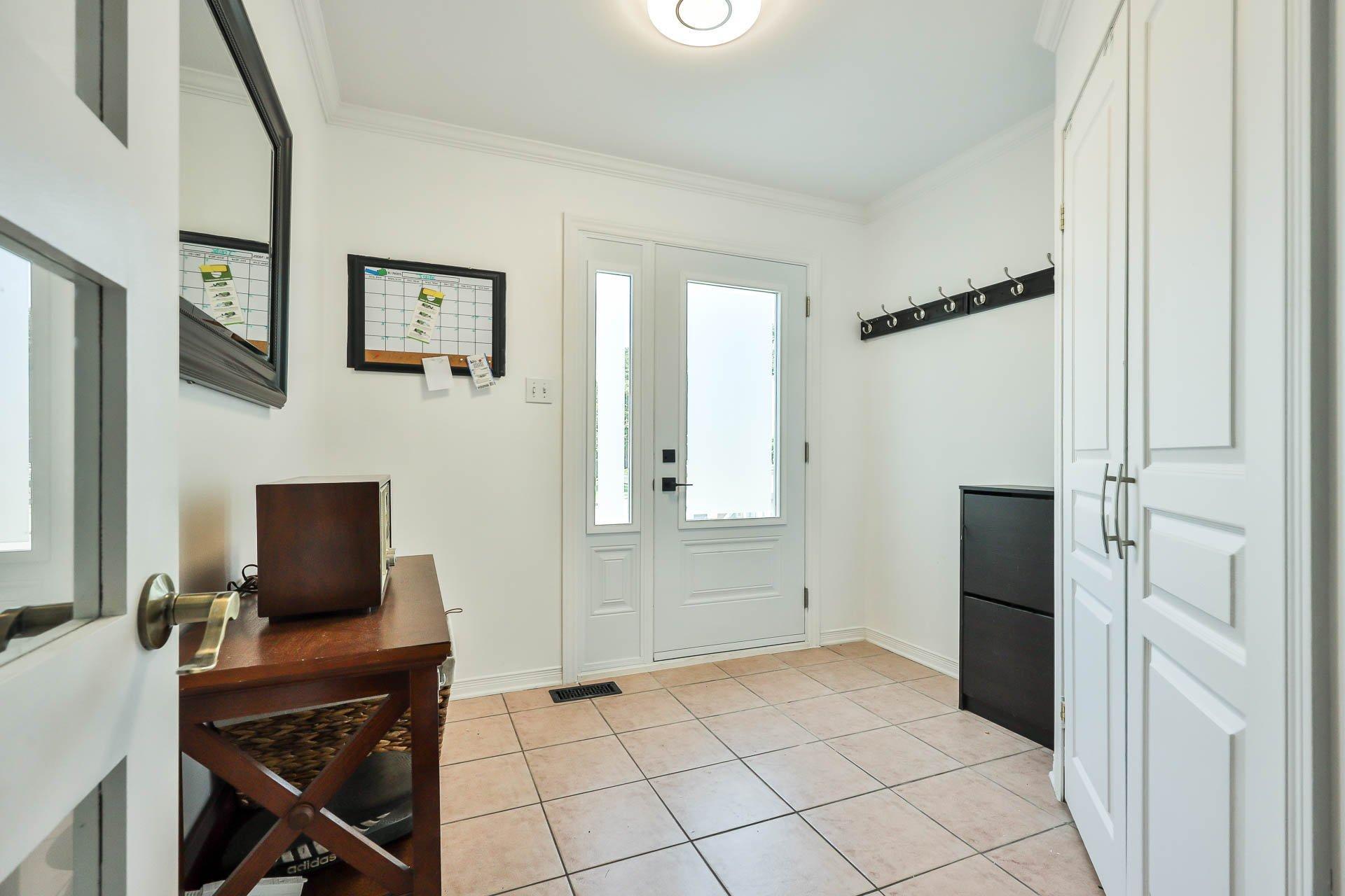 









284


Rue de Charny

,
Gatineau (Gatineau),




QC
J8R2Y4

