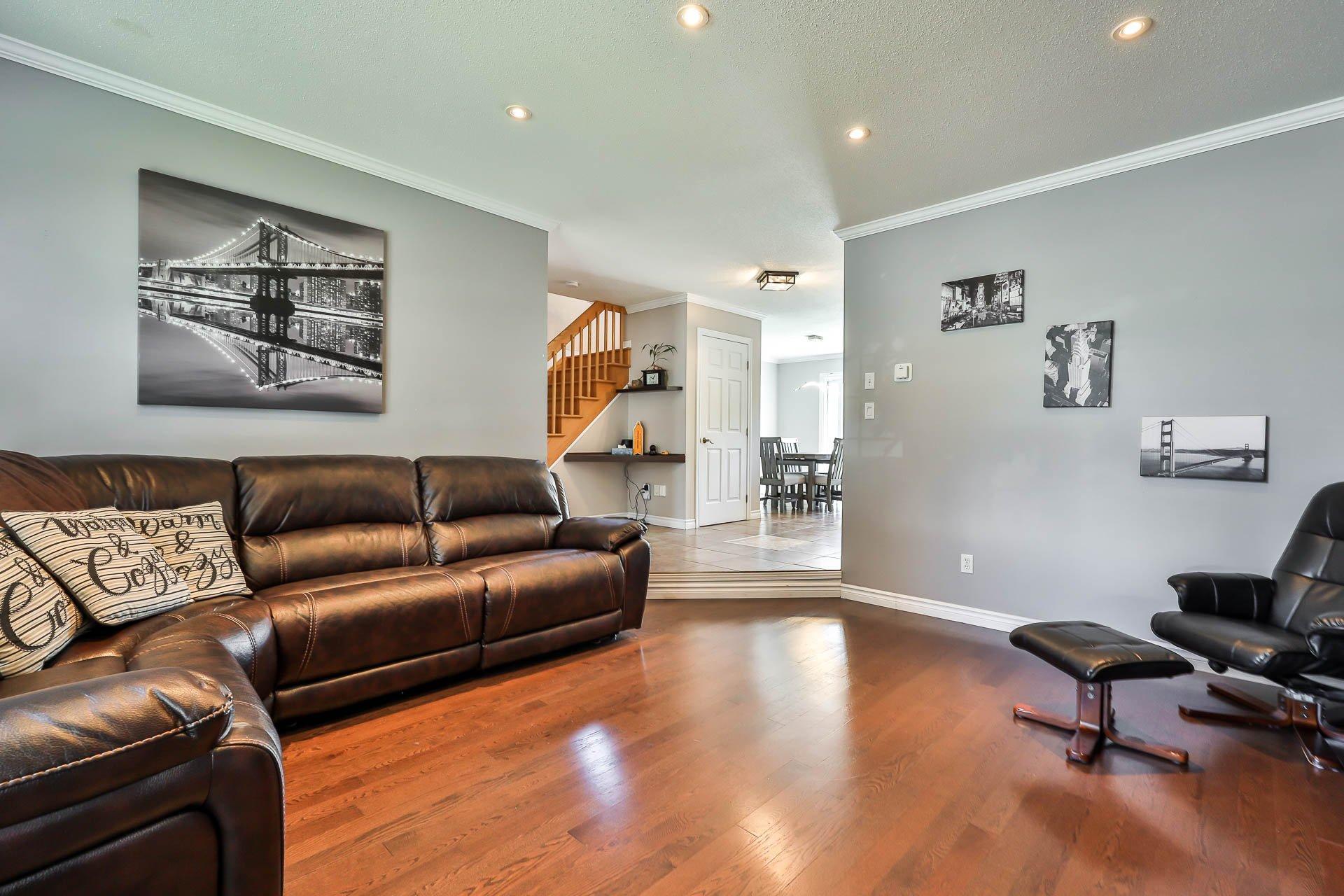 









284


Rue de Charny

,
Gatineau (Gatineau),




QC
J8R2Y4

