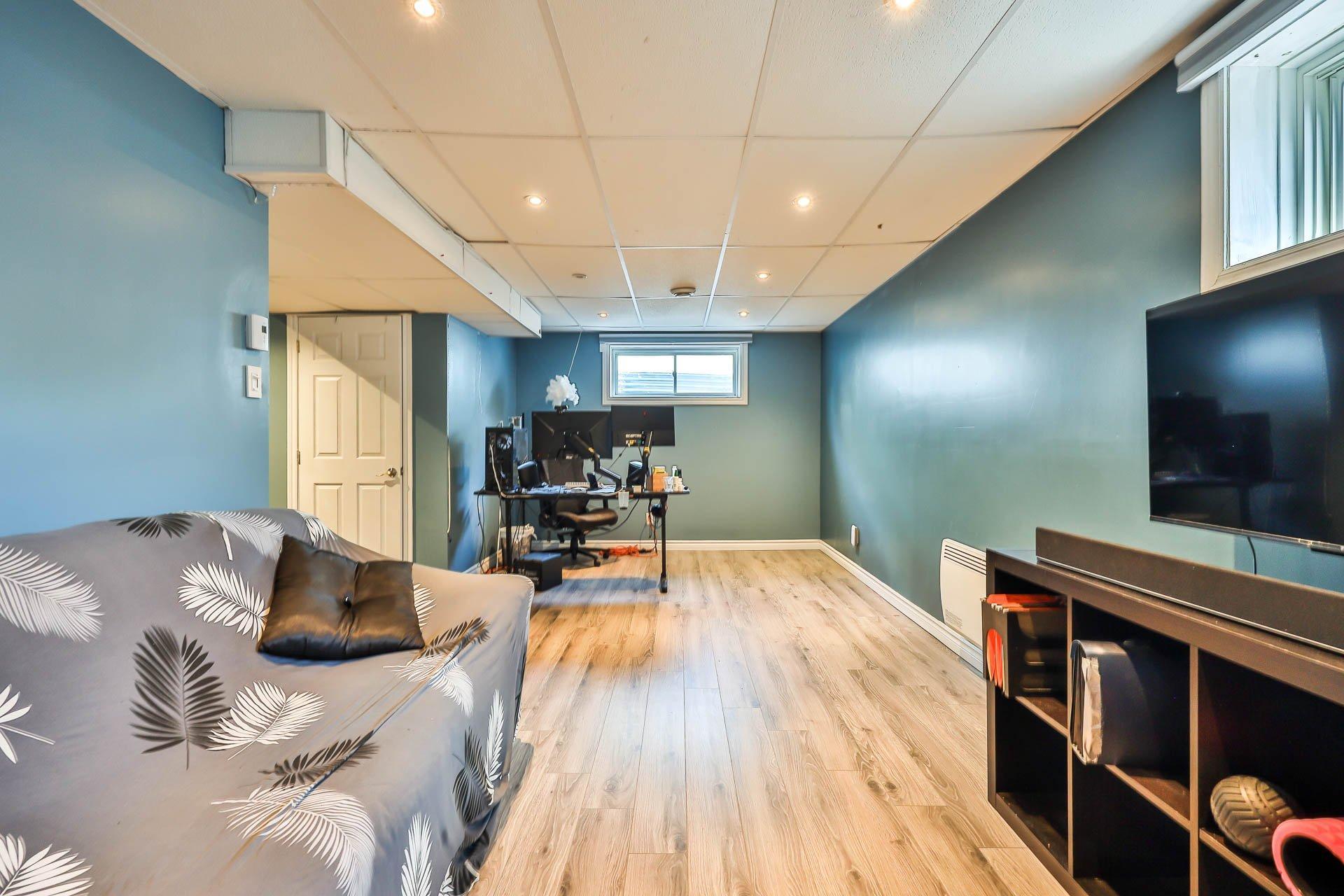 









284


Rue de Charny

,
Gatineau (Gatineau),




QC
J8R2Y4

