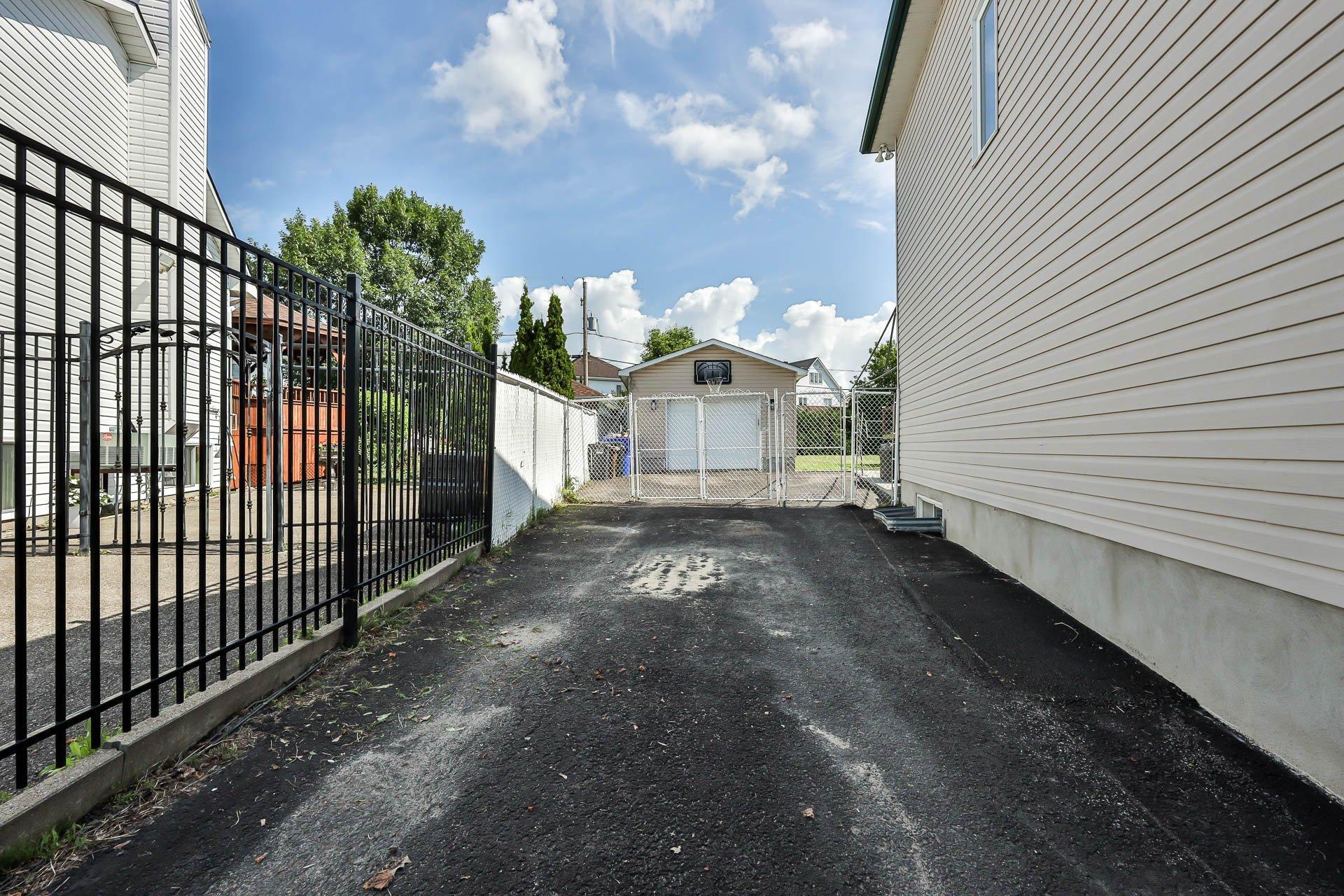 









284


Rue de Charny

,
Gatineau (Gatineau),




QC
J8R2Y4

