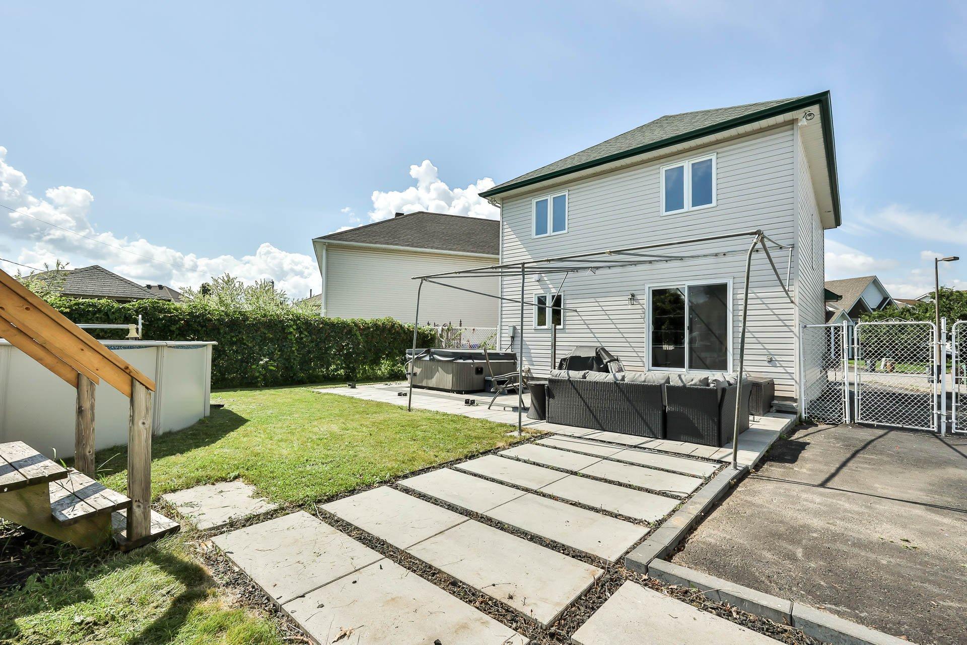 









284


Rue de Charny

,
Gatineau (Gatineau),




QC
J8R2Y4

