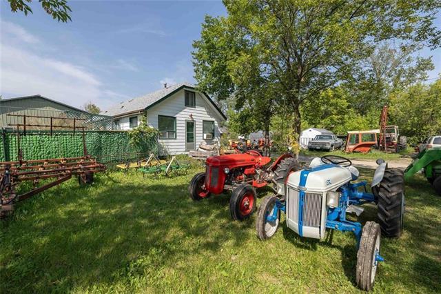 









6524


Henderson

HWY,
St Clements,




MB
R1C 0C4

