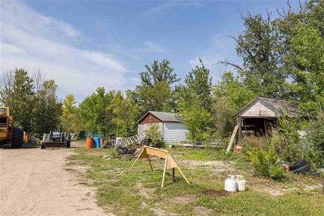 









6524


Henderson

HWY,
St Clements,




MB
R1C 0C4

