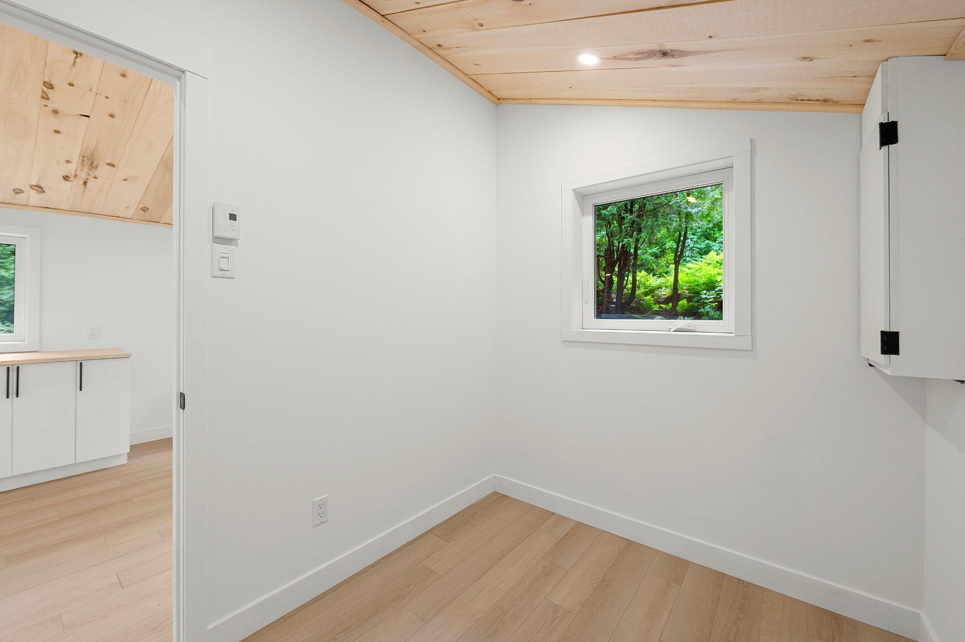









1270


Ch. Masson

,
Sainte-Marguerite-du-Lac-Masson,




QC
J0T1L0


