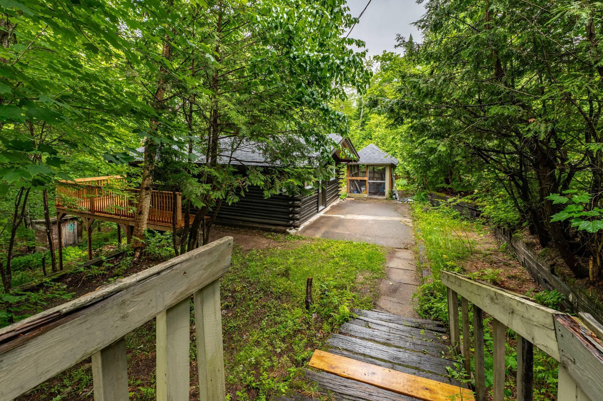 









1270


Ch. Masson

,
Sainte-Marguerite-du-Lac-Masson,




QC
J0T1L0


