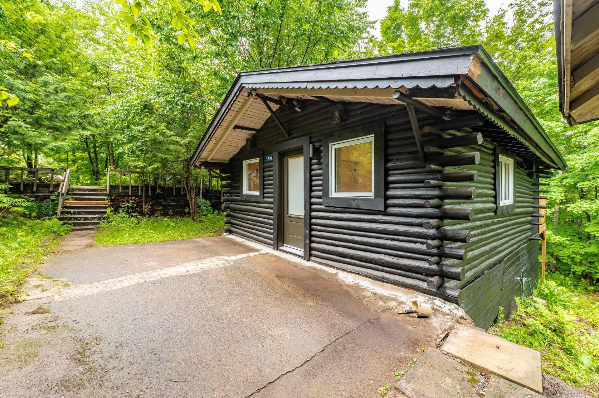 









1270


Ch. Masson

,
Sainte-Marguerite-du-Lac-Masson,




QC
J0T1L0

