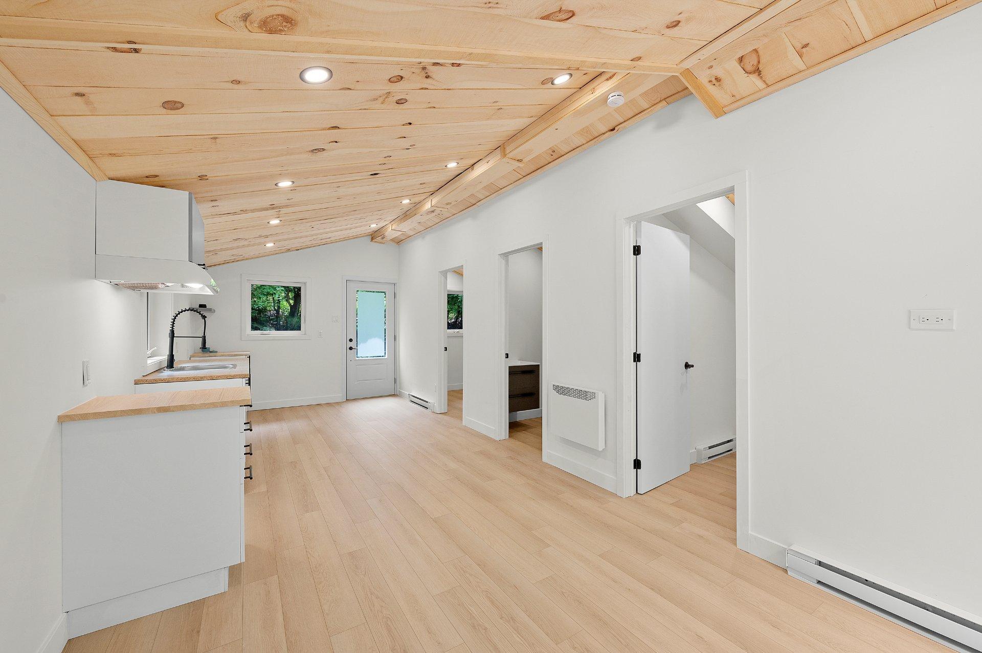 









1270


Ch. Masson

,
Sainte-Marguerite-du-Lac-Masson,




QC
J0T1L0

