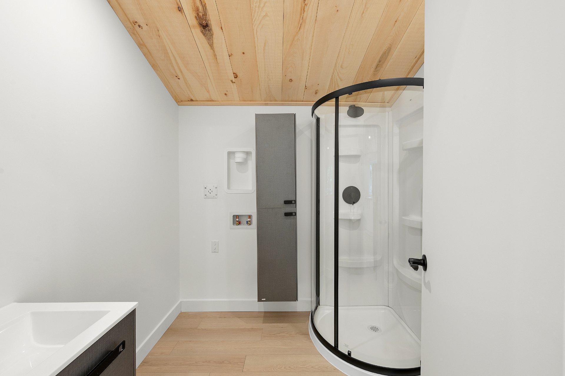 









1270


Ch. Masson

,
Sainte-Marguerite-du-Lac-Masson,




QC
J0T1L0

