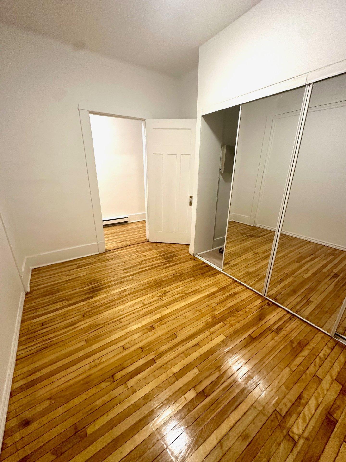 









6005


Rue De Normanville

,
Montréal (Rosemont/La Petite-Patrie),




QC
H2S2B5

