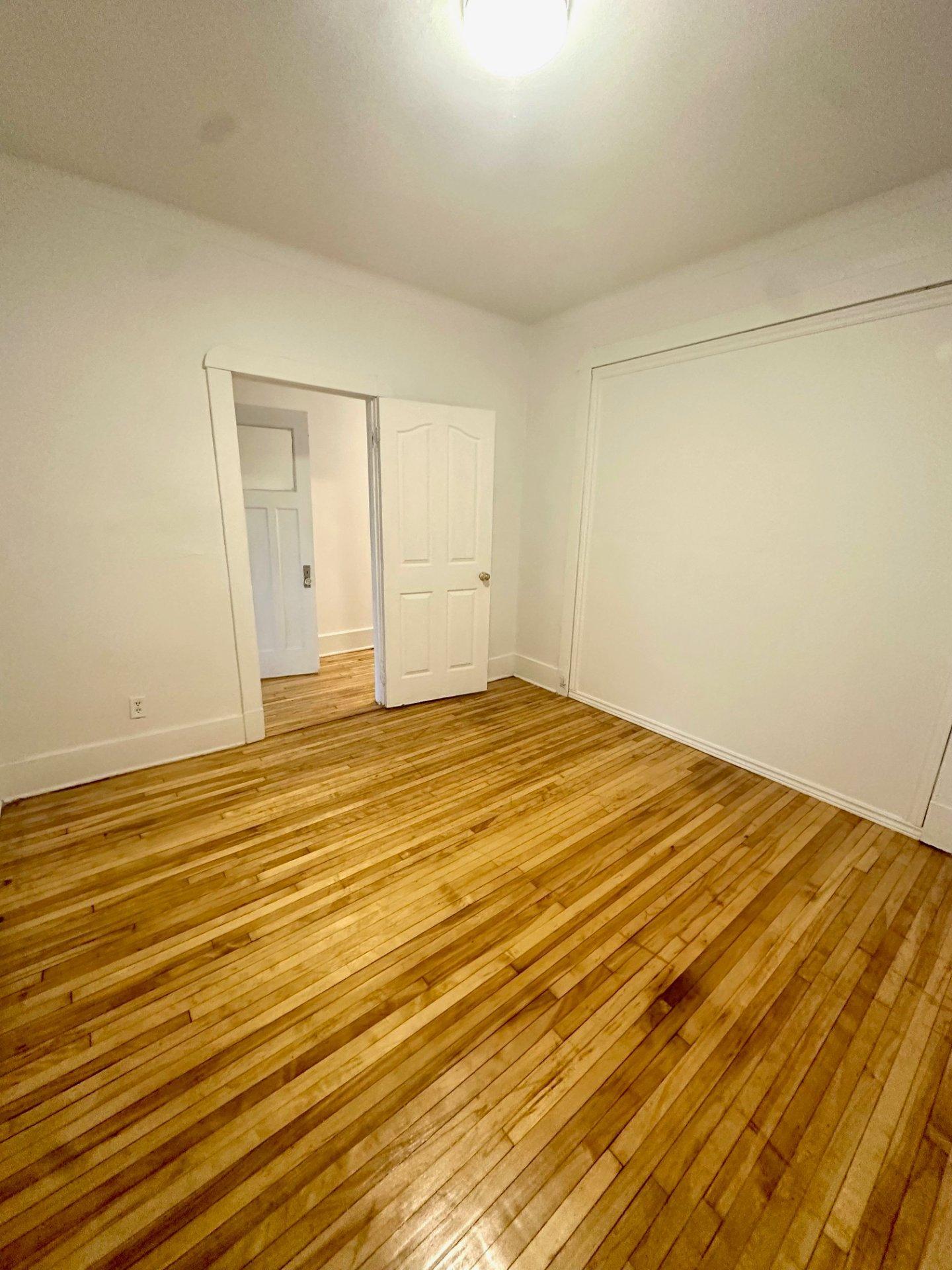 









6005


Rue De Normanville

,
Montréal (Rosemont/La Petite-Patrie),




QC
H2S2B5

