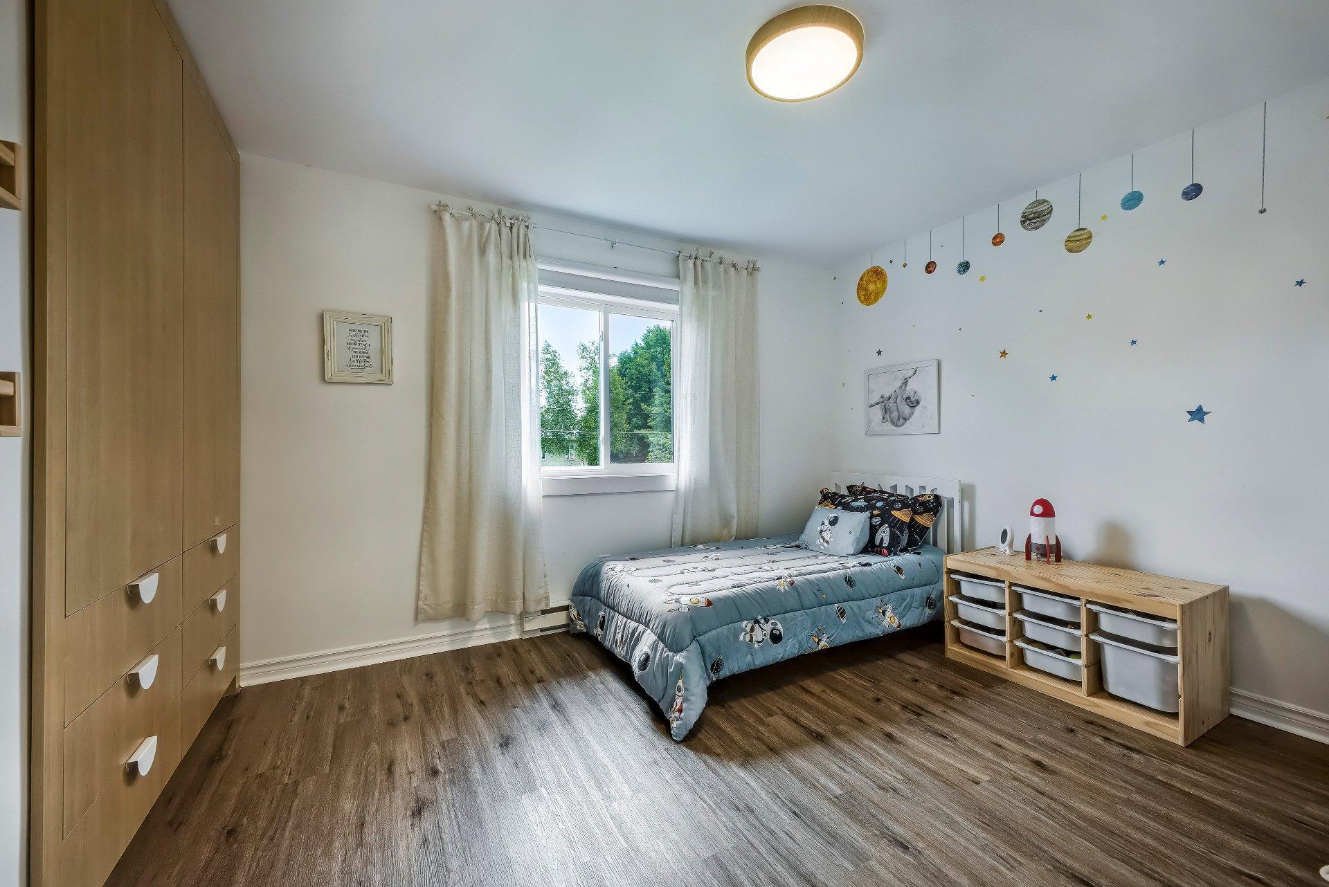 









86Z


Rue Phaneuf

,
Saint-Jean-sur-Richelieu,




QC
J2X5S6

