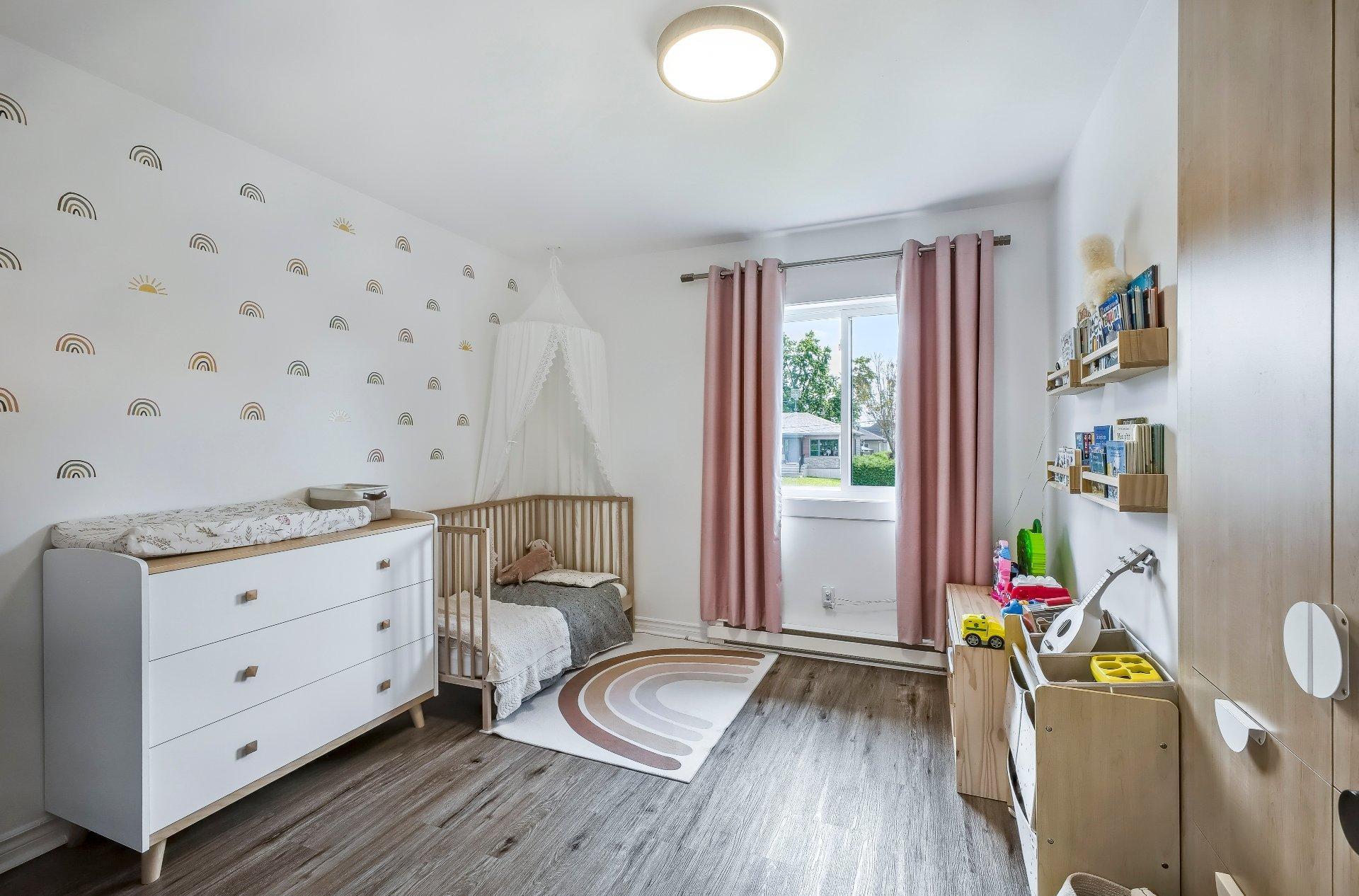 









86Z


Rue Phaneuf

,
Saint-Jean-sur-Richelieu,




QC
J2X5S6

