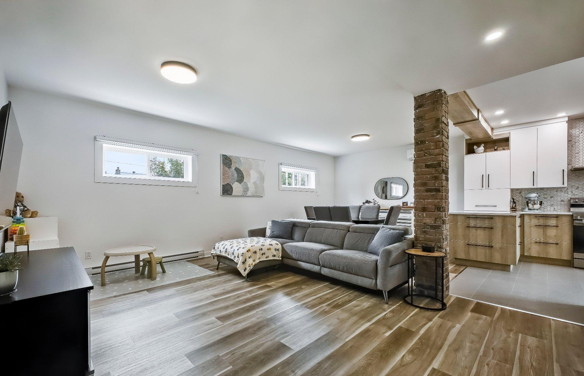









86Z


Rue Phaneuf

,
Saint-Jean-sur-Richelieu,




QC
J2X5S6

