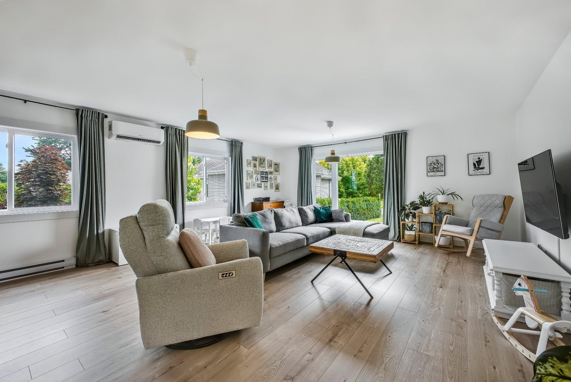 









86Z


Rue Phaneuf

,
Saint-Jean-sur-Richelieu,




QC
J2X5S6

