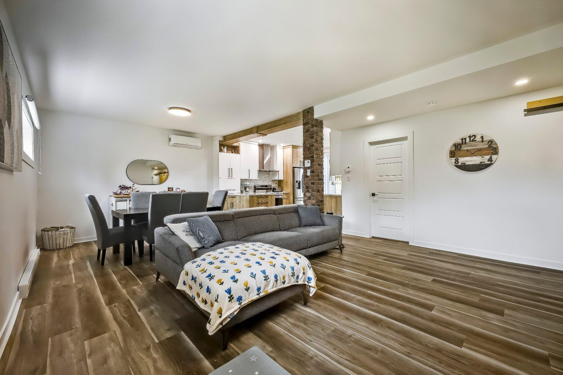 









86Z


Rue Phaneuf

,
Saint-Jean-sur-Richelieu,




QC
J2X5S6

