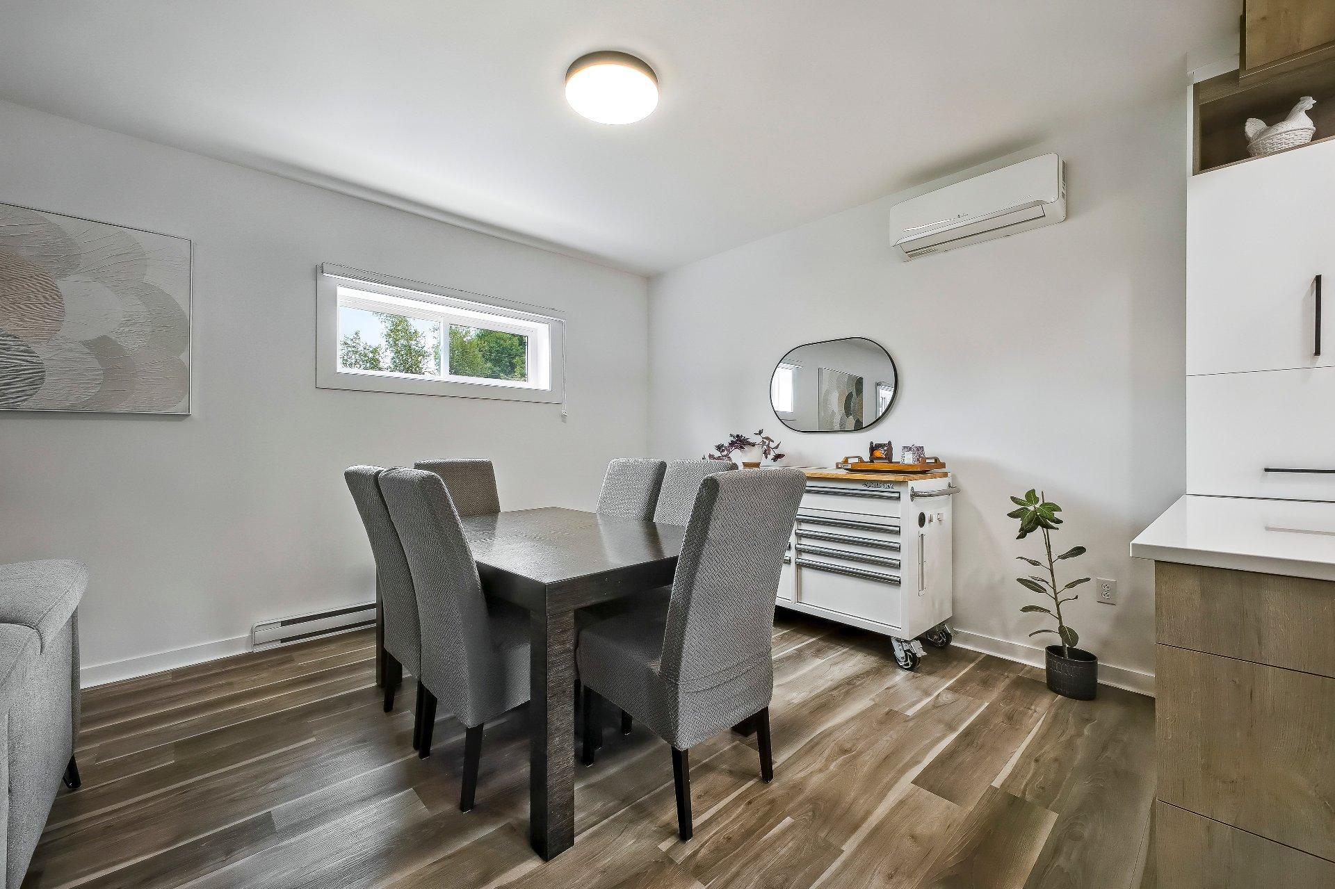 









86Z


Rue Phaneuf

,
Saint-Jean-sur-Richelieu,




QC
J2X5S6

