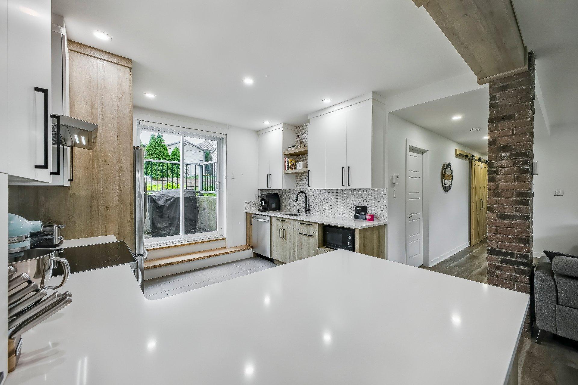 









86Z


Rue Phaneuf

,
Saint-Jean-sur-Richelieu,




QC
J2X5S6

