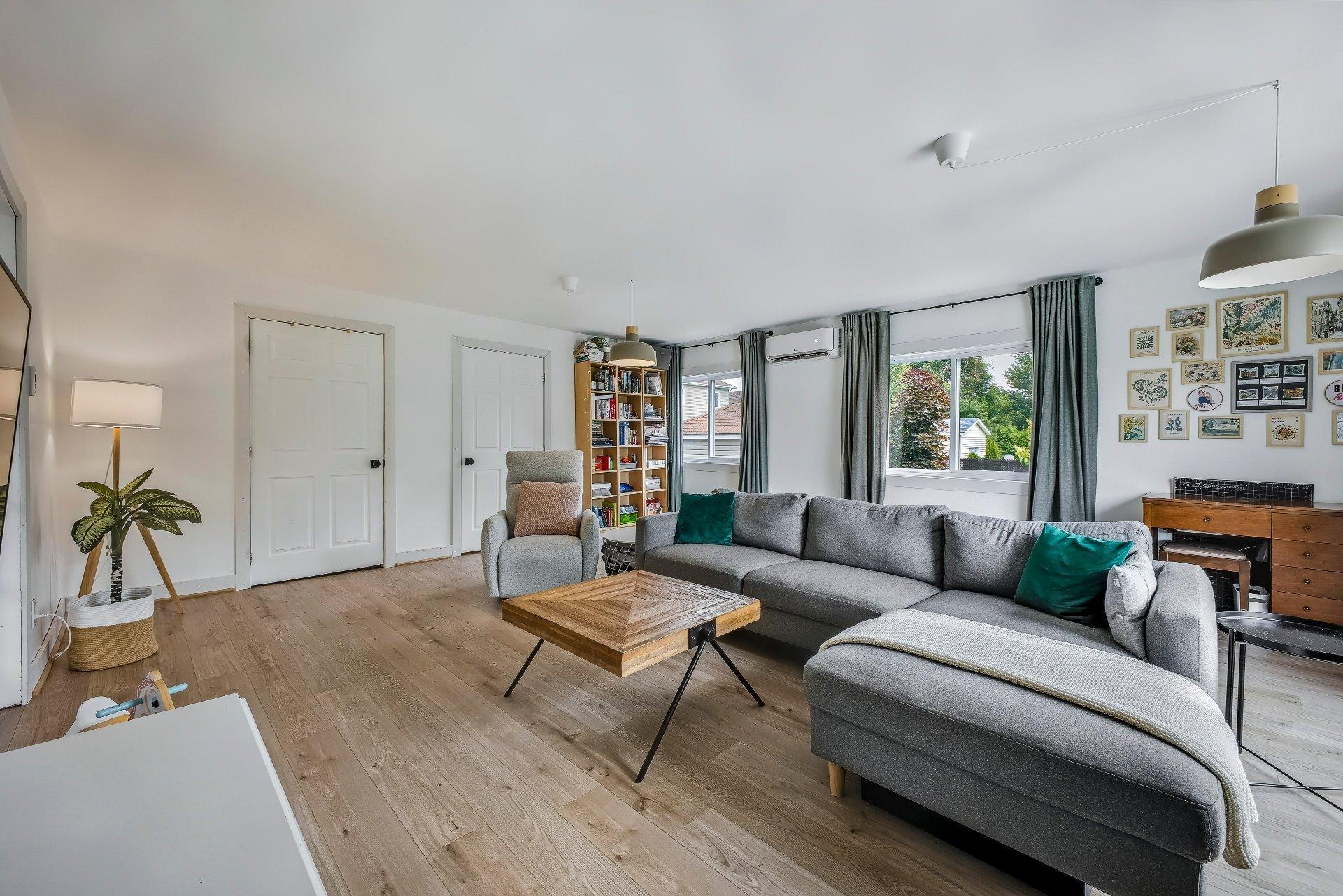 









86Z


Rue Phaneuf

,
Saint-Jean-sur-Richelieu,




QC
J2X5S6

