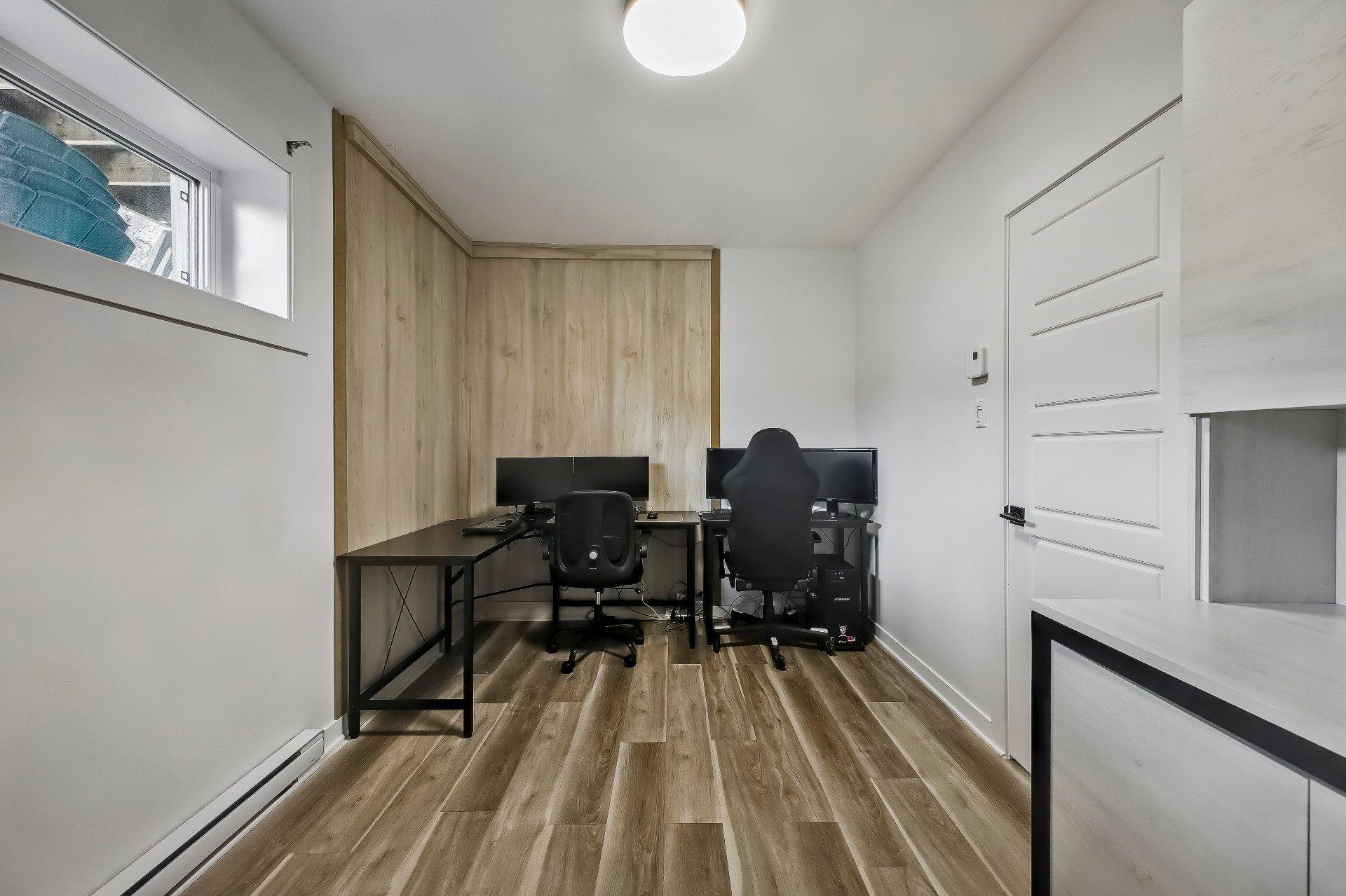 









86Z


Rue Phaneuf

,
Saint-Jean-sur-Richelieu,




QC
J2X5S6

