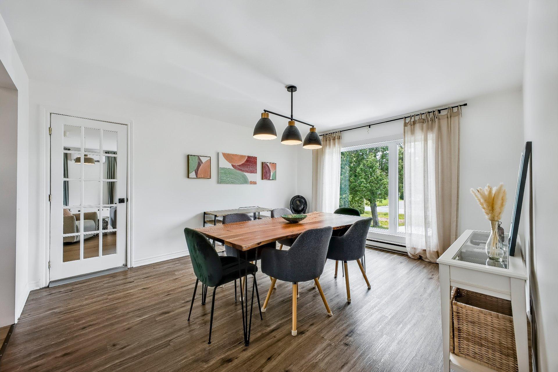 









86Z


Rue Phaneuf

,
Saint-Jean-sur-Richelieu,




QC
J2X5S6

