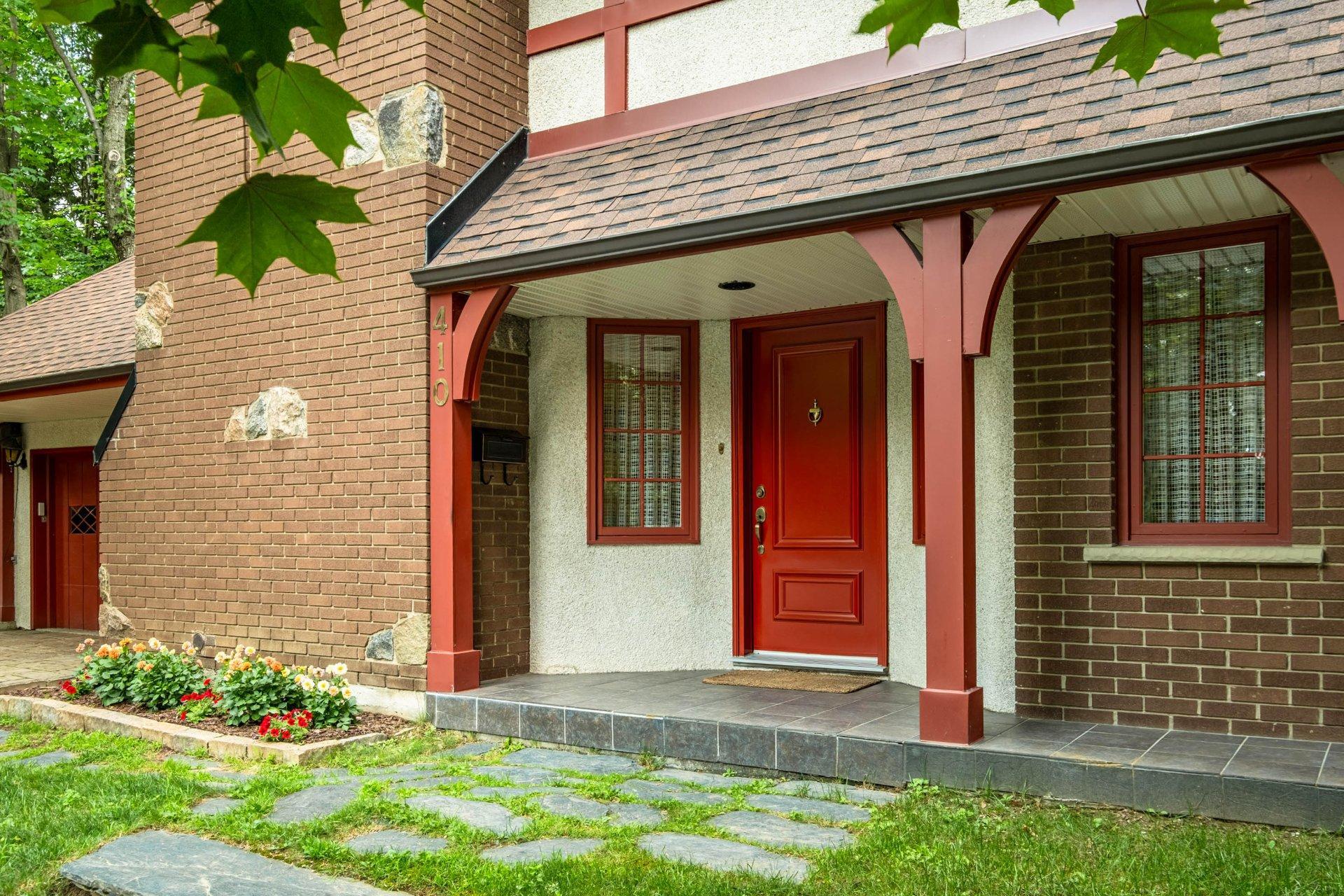 









410


Rue Denonville

,
Sherbrooke (Les Nations),




QC
J1J2K2

