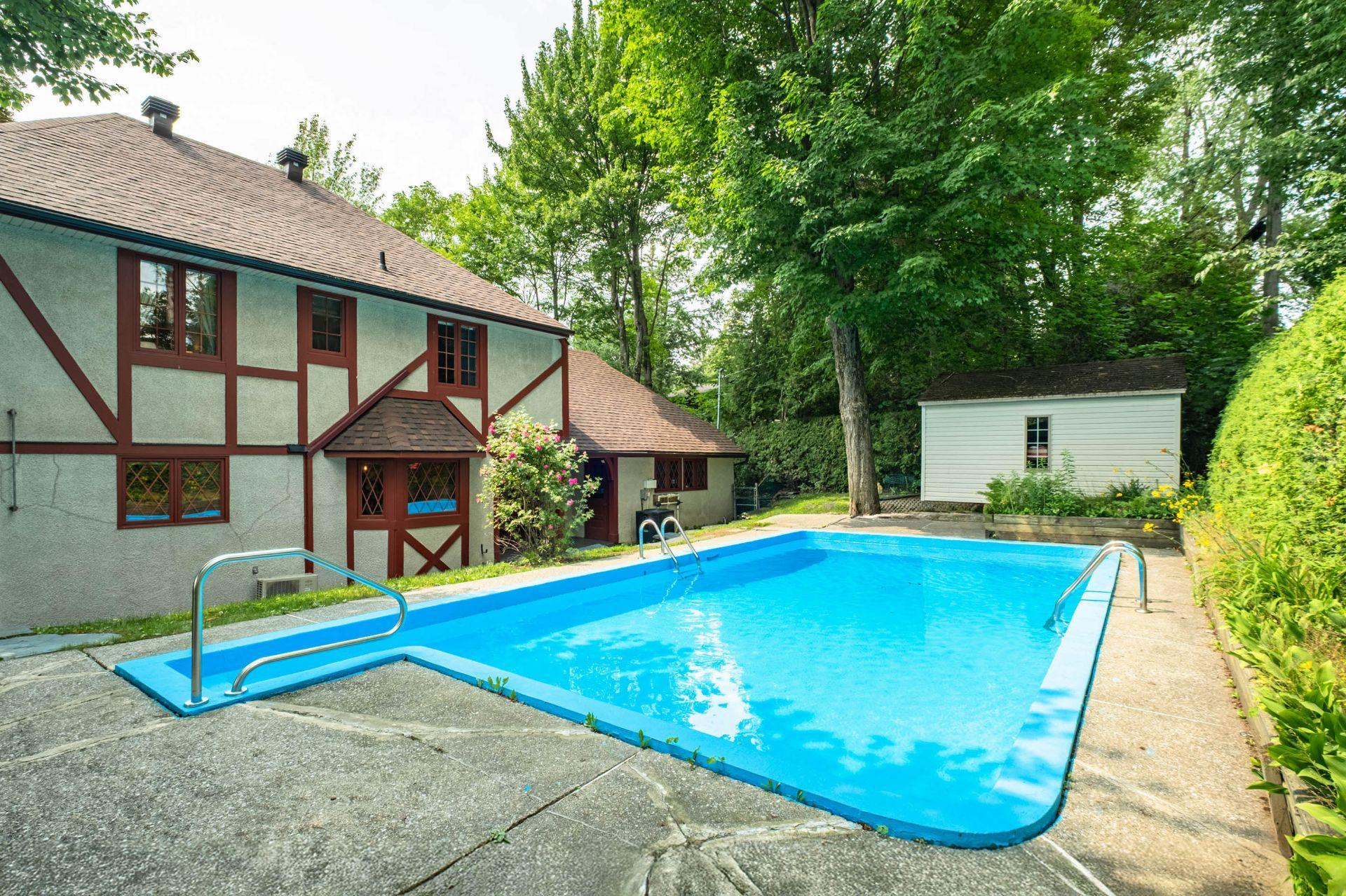 









410


Rue Denonville

,
Sherbrooke (Les Nations),




QC
J1J2K2

