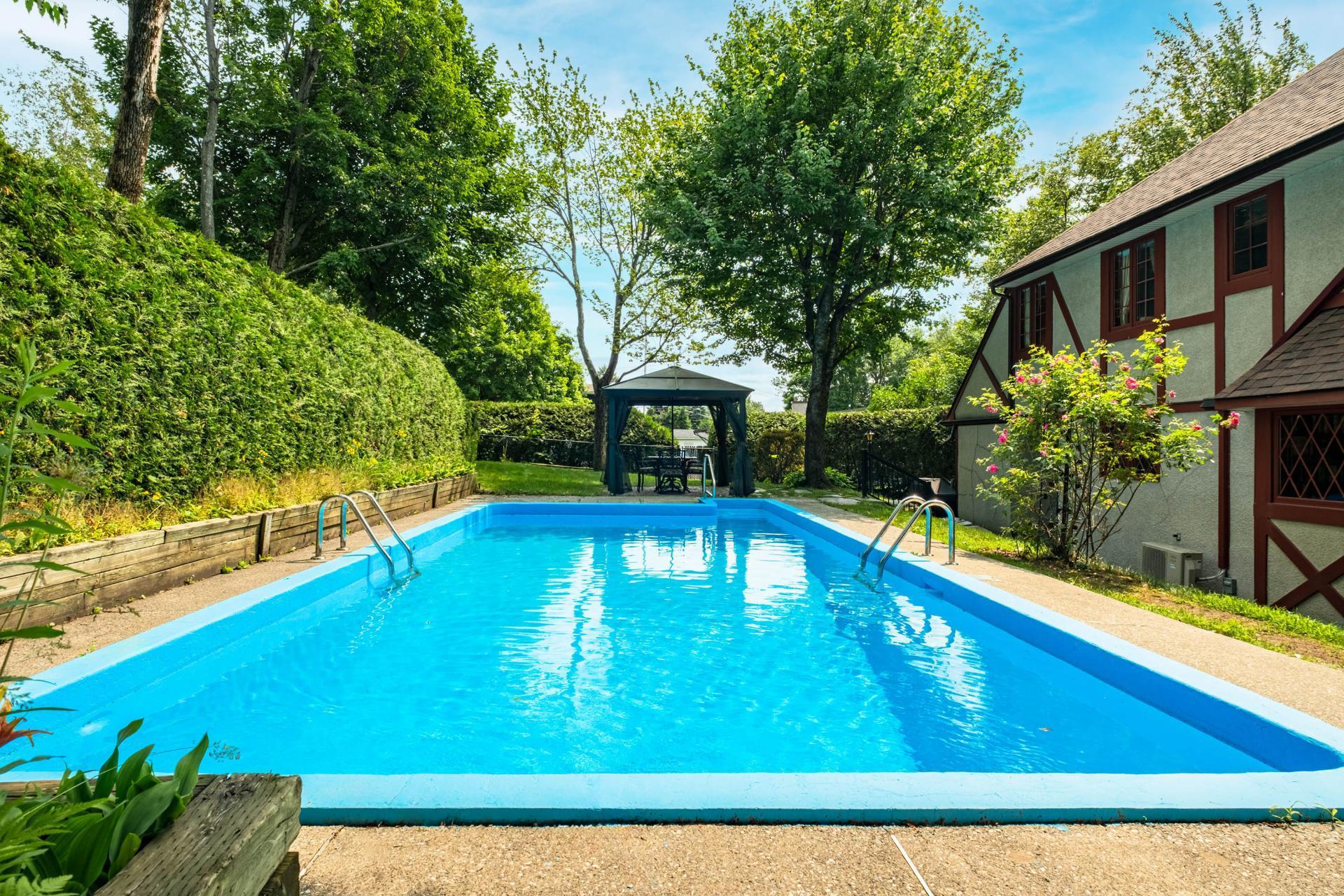 









410


Rue Denonville

,
Sherbrooke (Les Nations),




QC
J1J2K2

