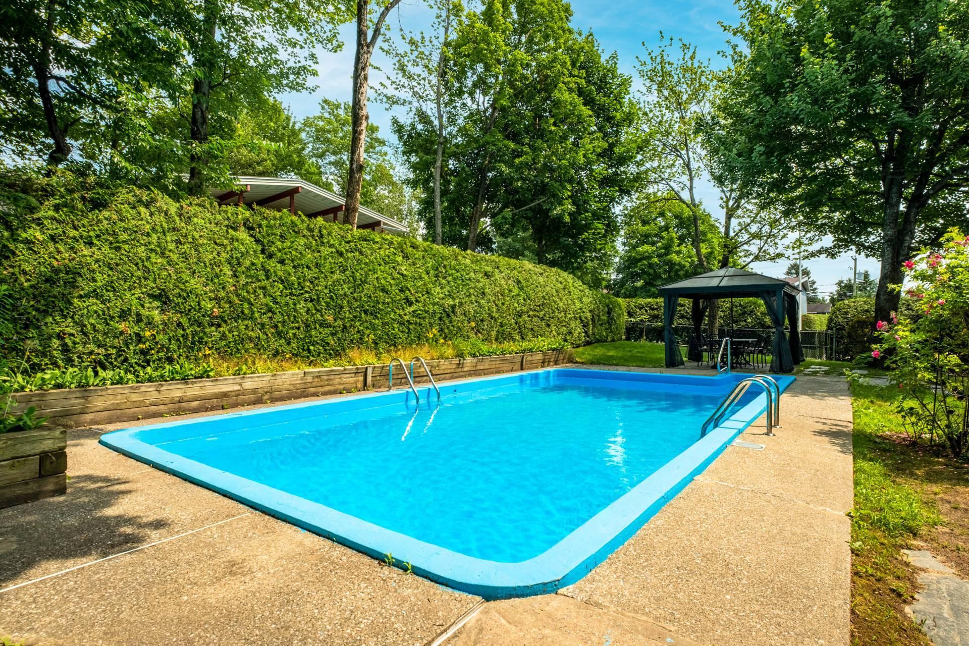 









410


Rue Denonville

,
Sherbrooke (Les Nations),




QC
J1J2K2

