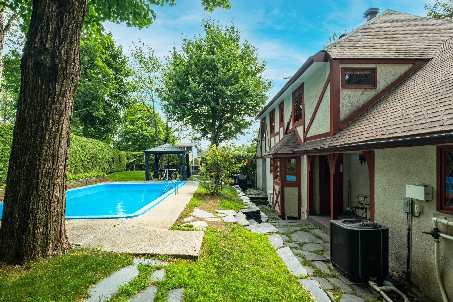 









410


Rue Denonville

,
Sherbrooke (Les Nations),




QC
J1J2K2


