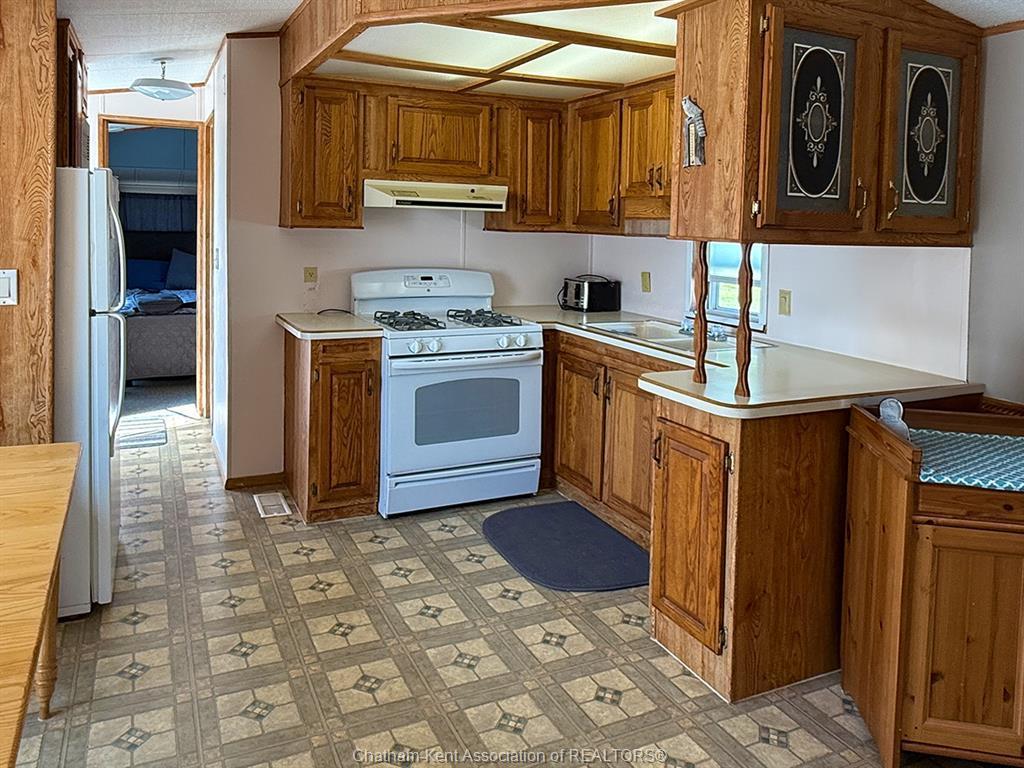 









20615


Gray

Line, 211 & 213,
Rodney,




ON
N0L 2C0

