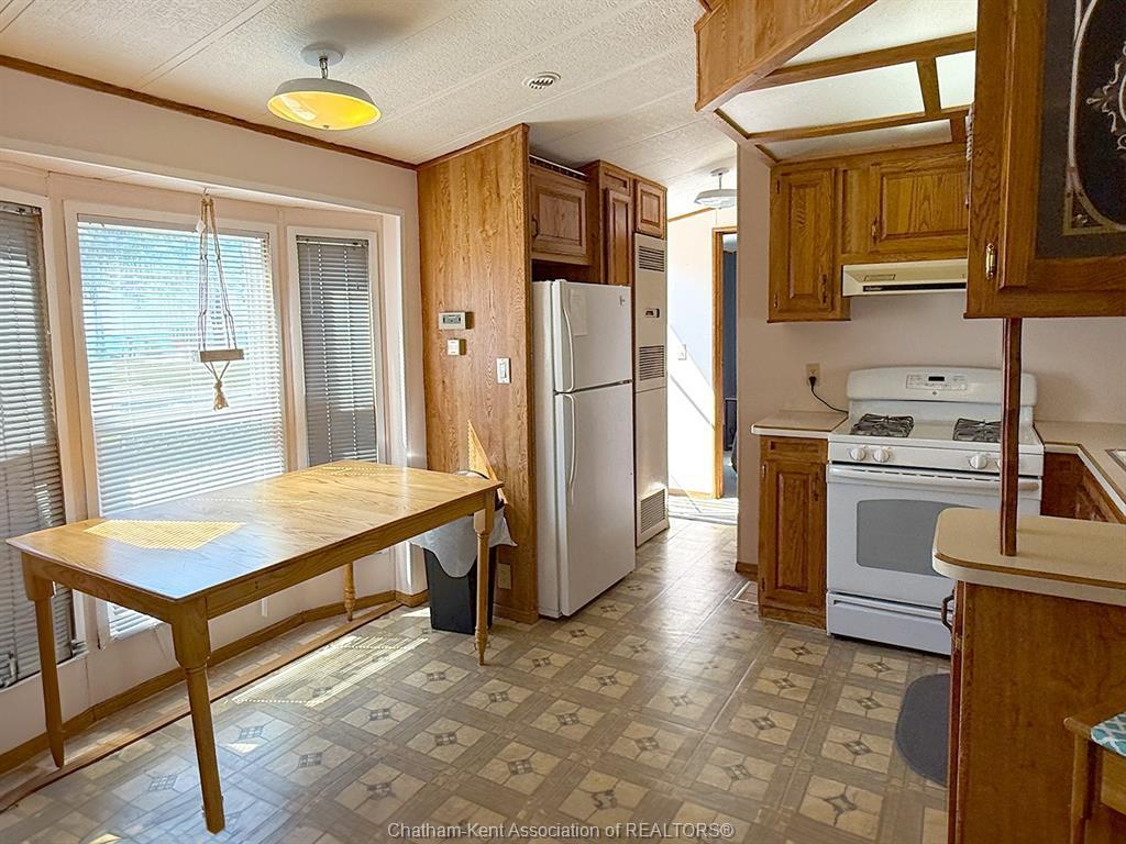 









20615


Gray

Line, 211 & 213,
Rodney,




ON
N0L 2C0

