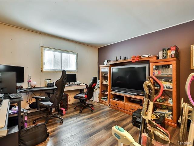 









241


Rue Church

,
Gatineau (Buckingham),




QC
J8L1R2

