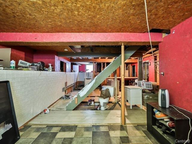 









241


Rue Church

,
Gatineau (Buckingham),




QC
J8L1R2

