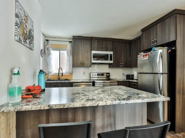 









241


Rue Church

,
Gatineau (Buckingham),




QC
J8L1R2

