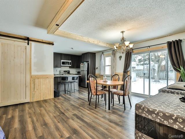 









241


Rue Church

,
Gatineau (Buckingham),




QC
J8L1R2

