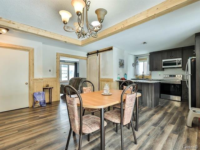 









241


Rue Church

,
Gatineau (Buckingham),




QC
J8L1R2

