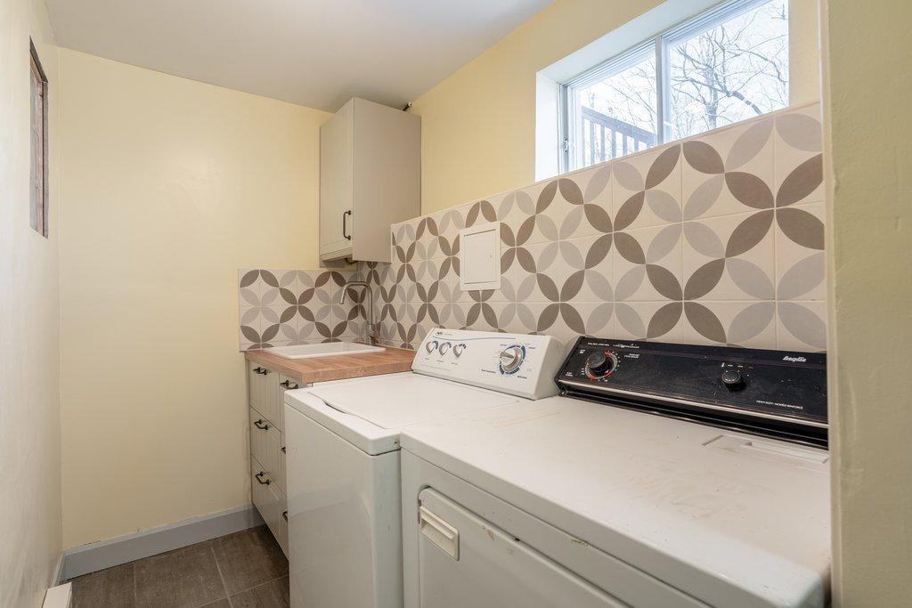 









31


Rue de Davos

,
Cantley,




QC
J8V3B2

