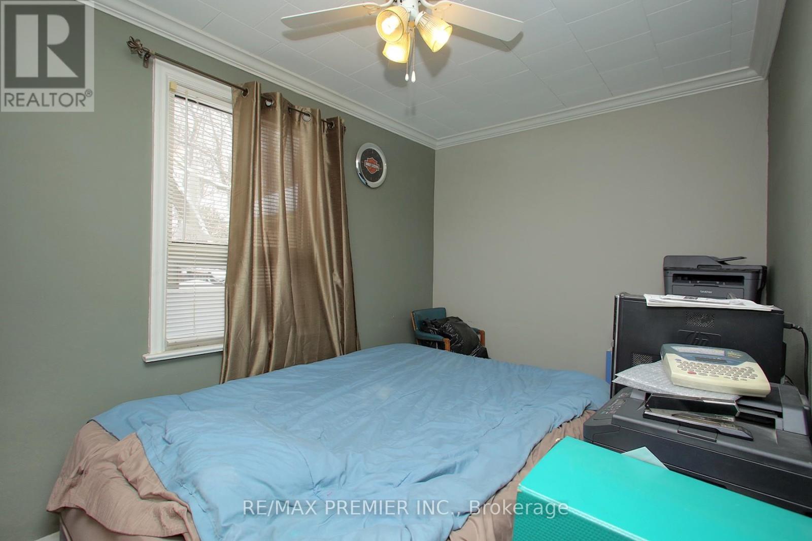 












1914 LIVERPOOL ROAD

,
Pickering,




Ontario
L1V1W5

