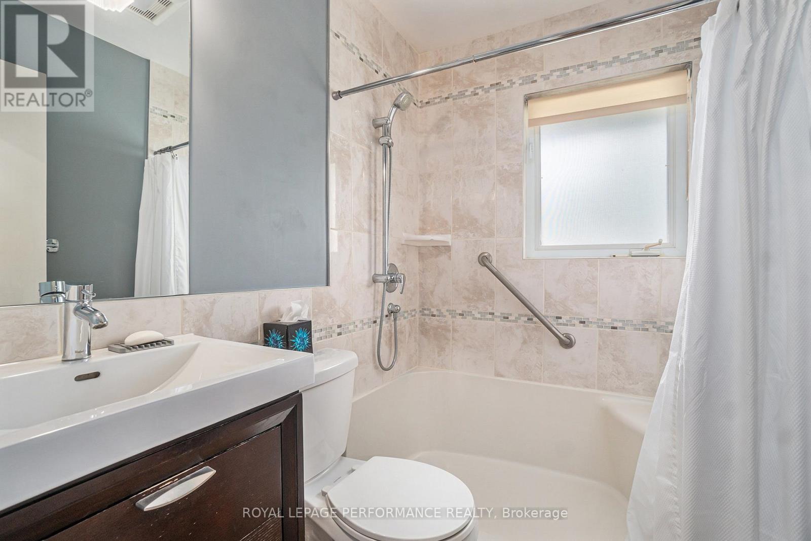 












1408 JOYCE STREET

,
Cornwall,




Ontario
K6J1Y3

