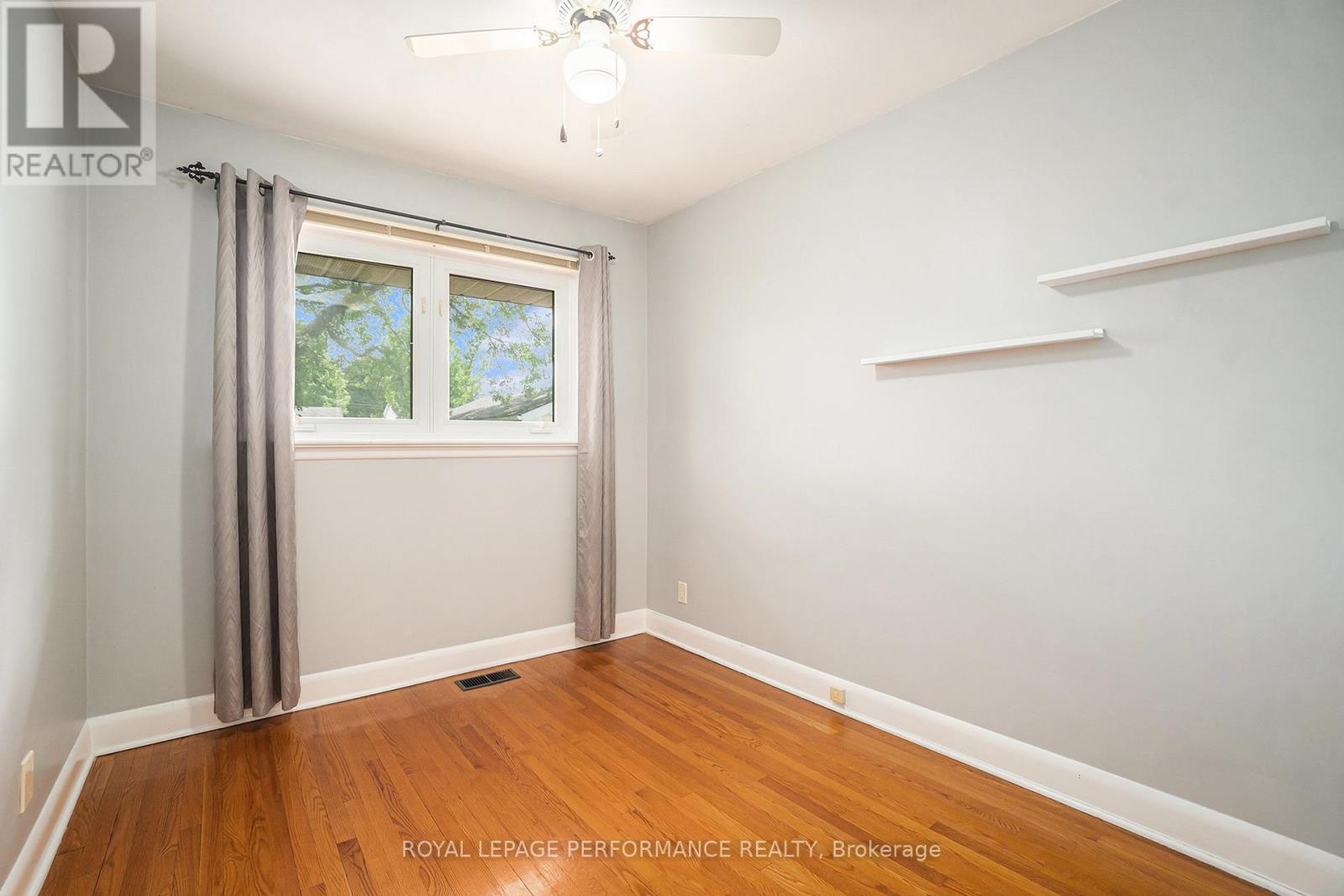 












1408 JOYCE STREET

,
Cornwall,




Ontario
K6J1Y3

